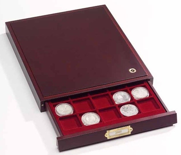 Mincový box LIGNUM, 12 štvorcových otvorov do 66 mm, mahagon (HMB12)